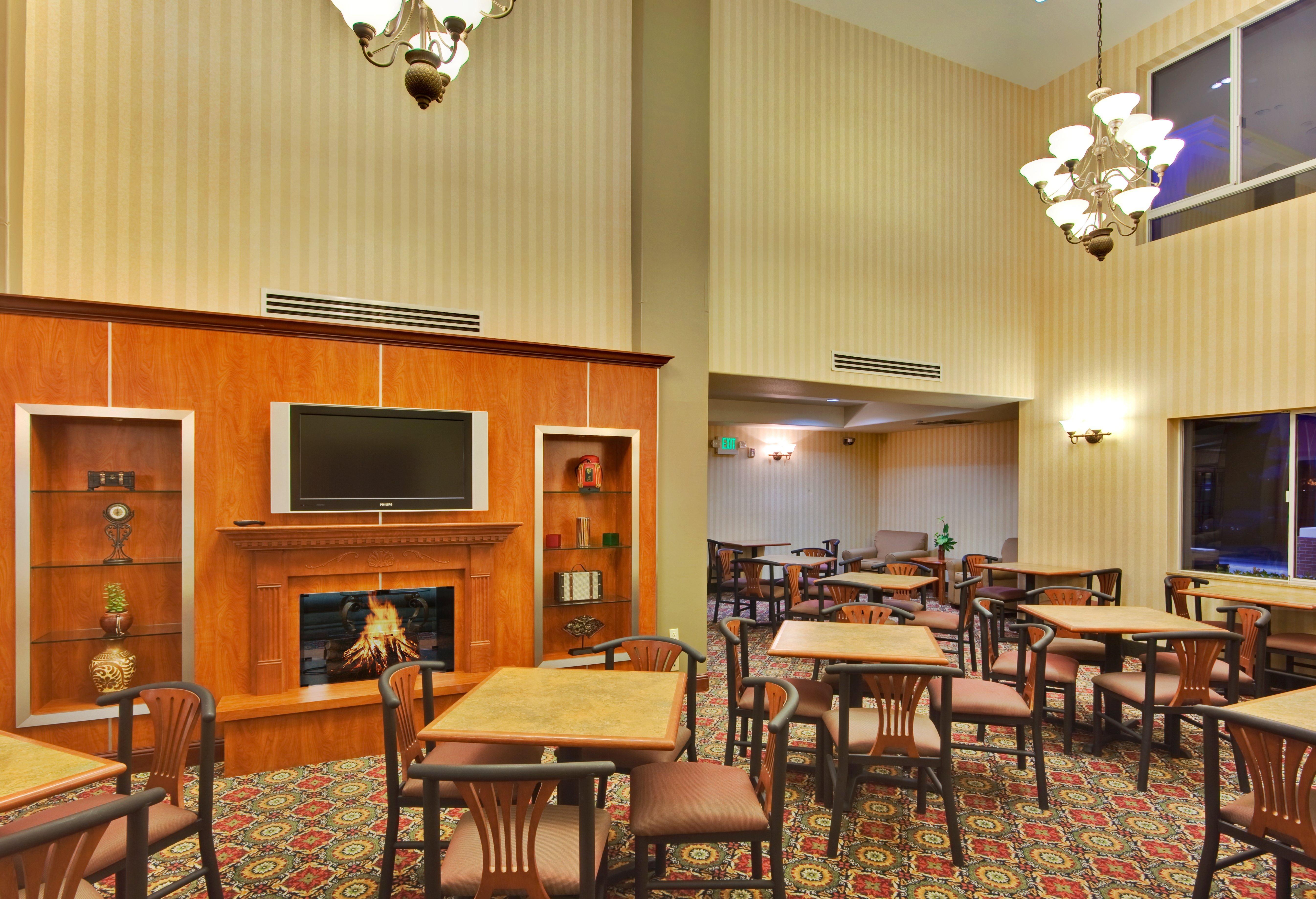 רנצ'ו קוקמונגה Holiday Inn Express Hotel & Suites Ontario Airport-Mills Mall By Ihg מראה חיצוני תמונה